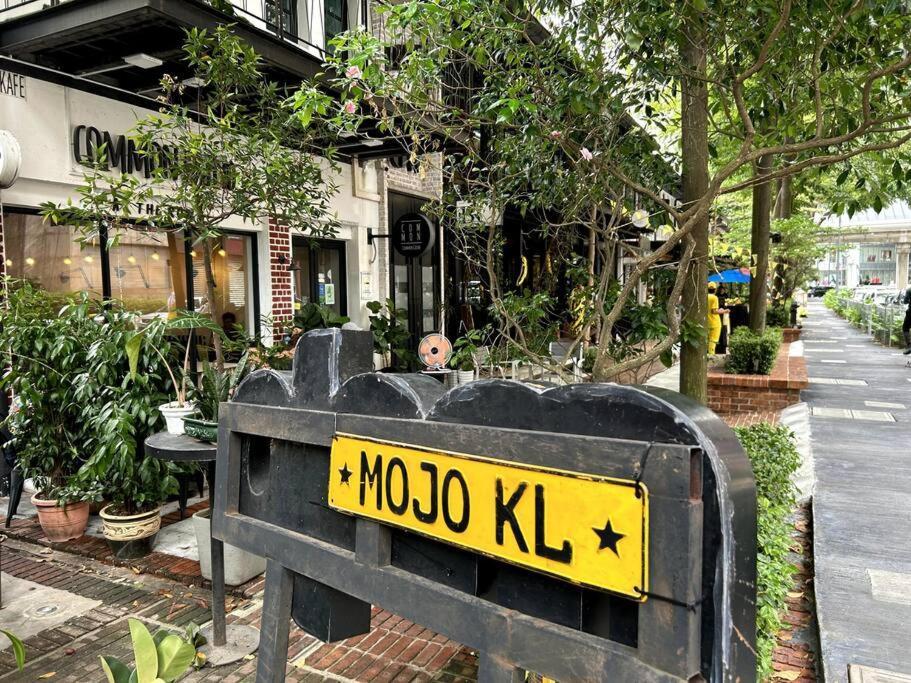 M101 Klcc Kl City King Suites By Livin Kuala Lumpur Exterior photo