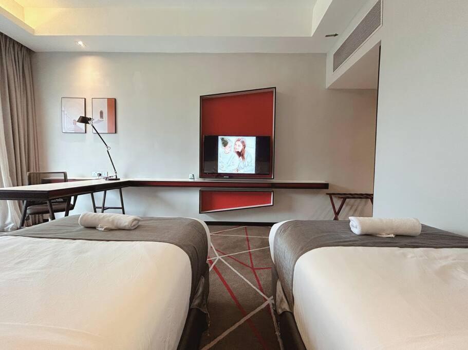 M101 Klcc Kl City King Suites By Livin Kuala Lumpur Exterior photo